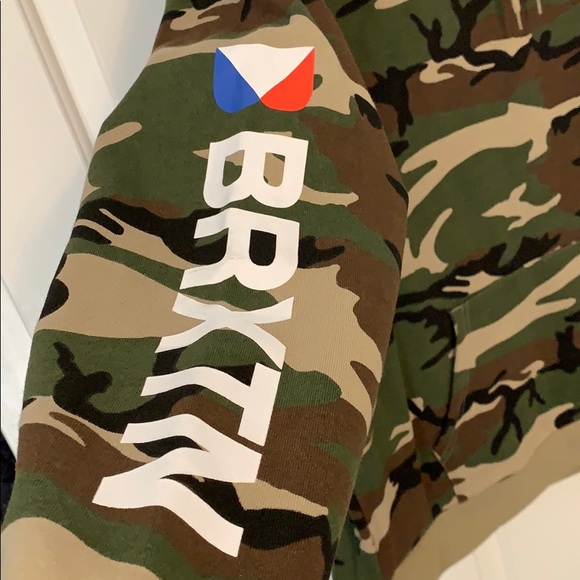 Camo Hoodie - Picture 3 of 4